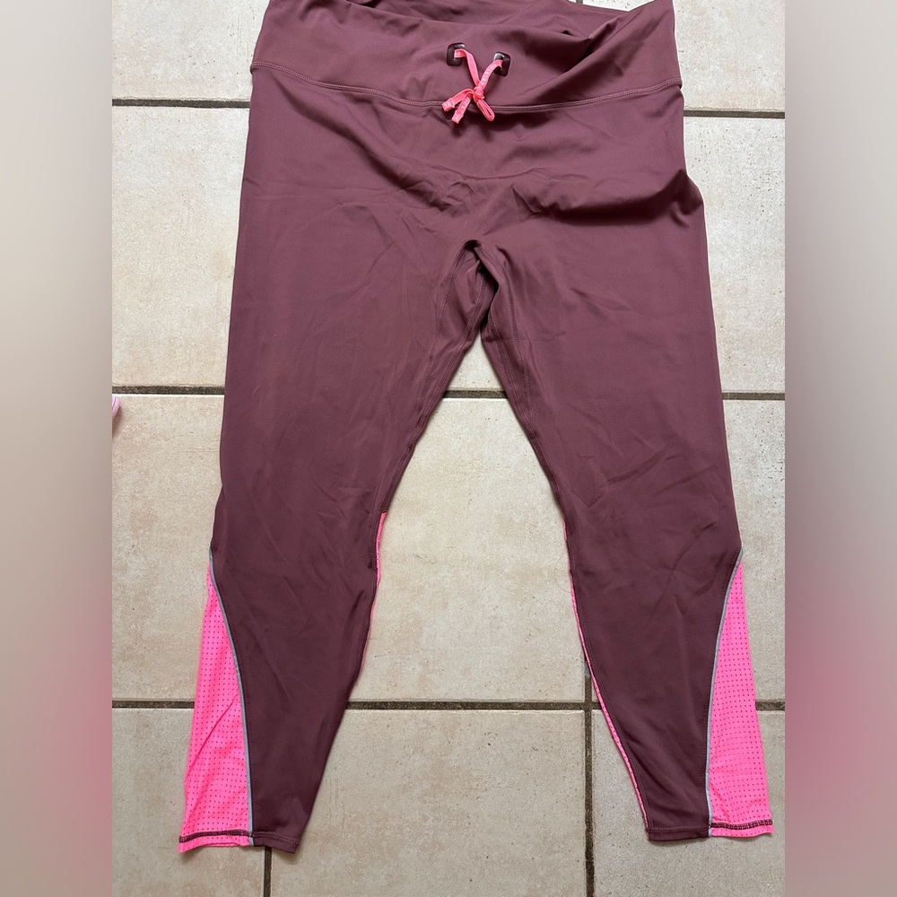 Fabletics plus size leggings
